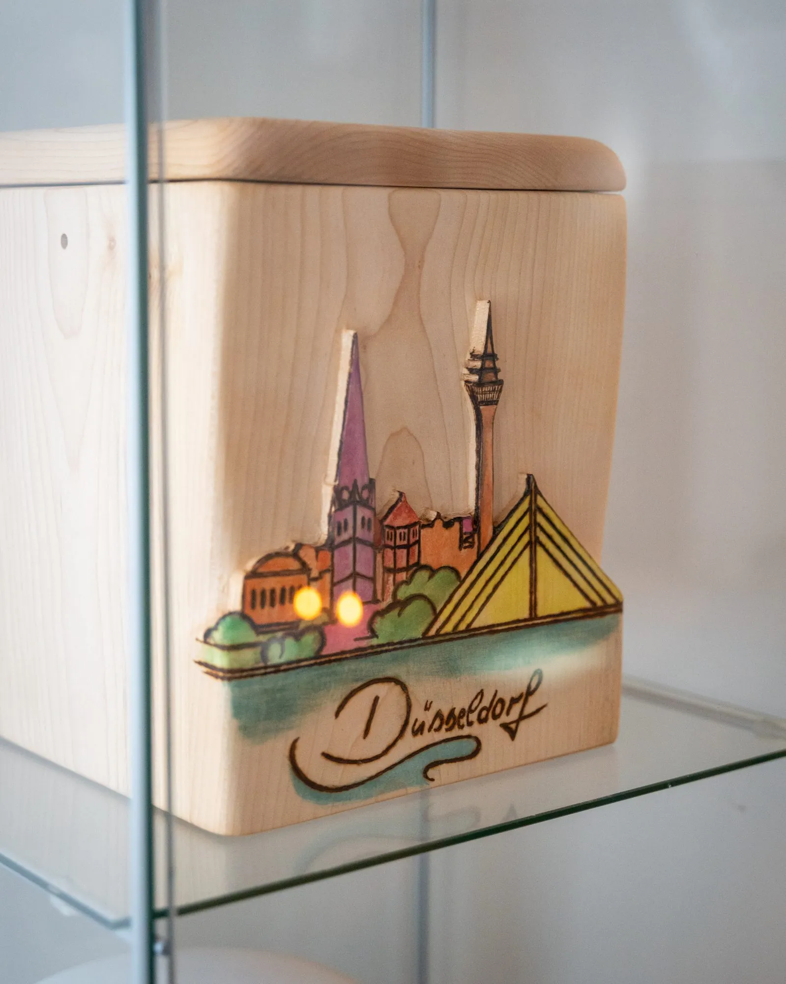Ausstellung Urnenausstellung besondere Urnen in Düsseldorf